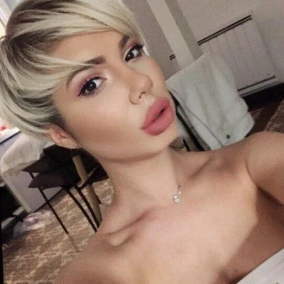 Tess, Escort, Valence