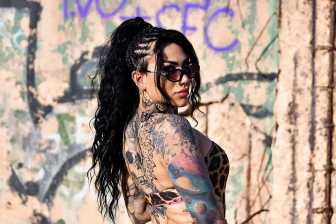 Ts Tiffani — 8 / 12