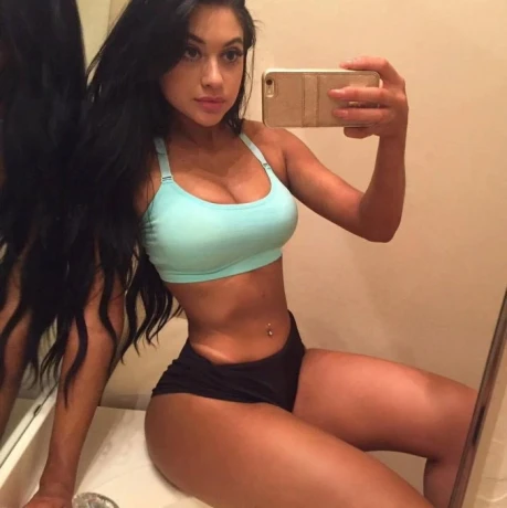 Sussy Kelly — 2 / 4