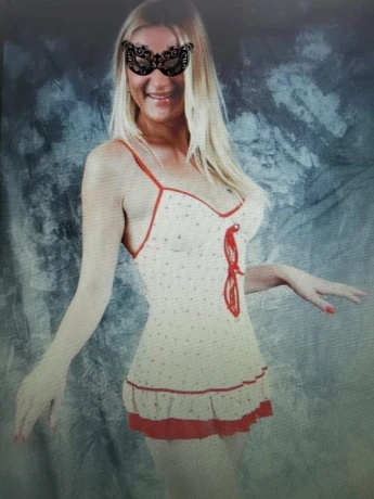 Anna Im Knusperhaus — 1 / 3