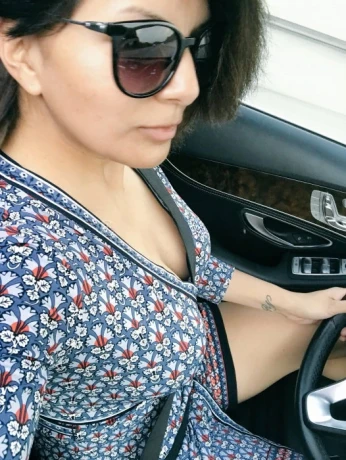 Livia Binova — 1 / 5