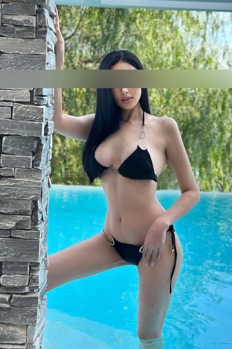 Sara — 2 / 3