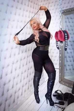 Chrystal Leidenschaftlich Bizarr — 3 / 5