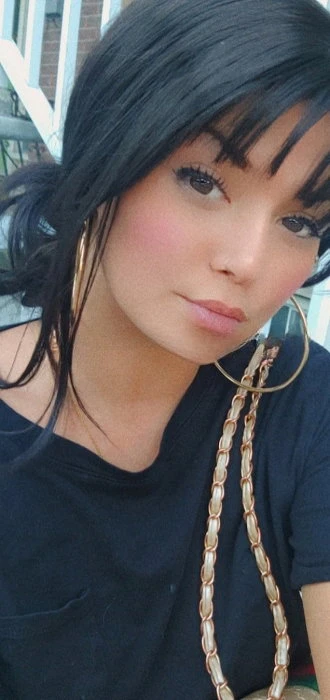 Jenna — 2 / 3
