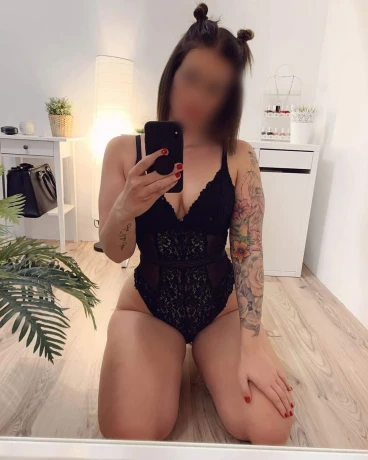 Evradine Mela — 2 / 4