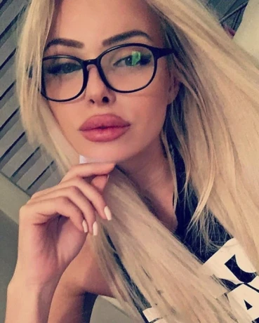 Miss Laura — 3 / 5