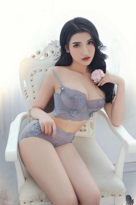 Almira — 4 / 8