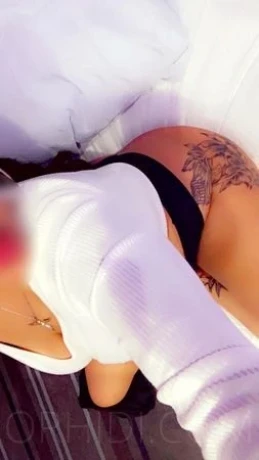 Footjob Expertin Mila! Brandheiß und heute in deiner Stadt! — 4 / 7