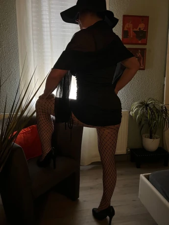 Deutsch Moni — 1 / 3