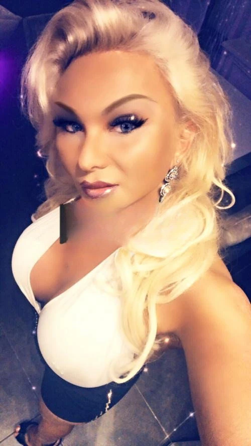 Britanie Doll, Escort, Lille
