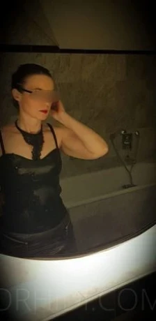 Deutsche Milf Sofie - Zum 1. Mal! — 4 / 8