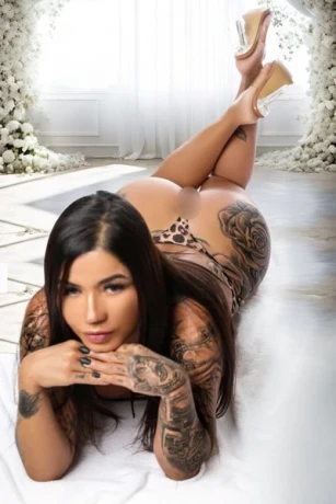 Monique - Lucky Girls — 2 / 4