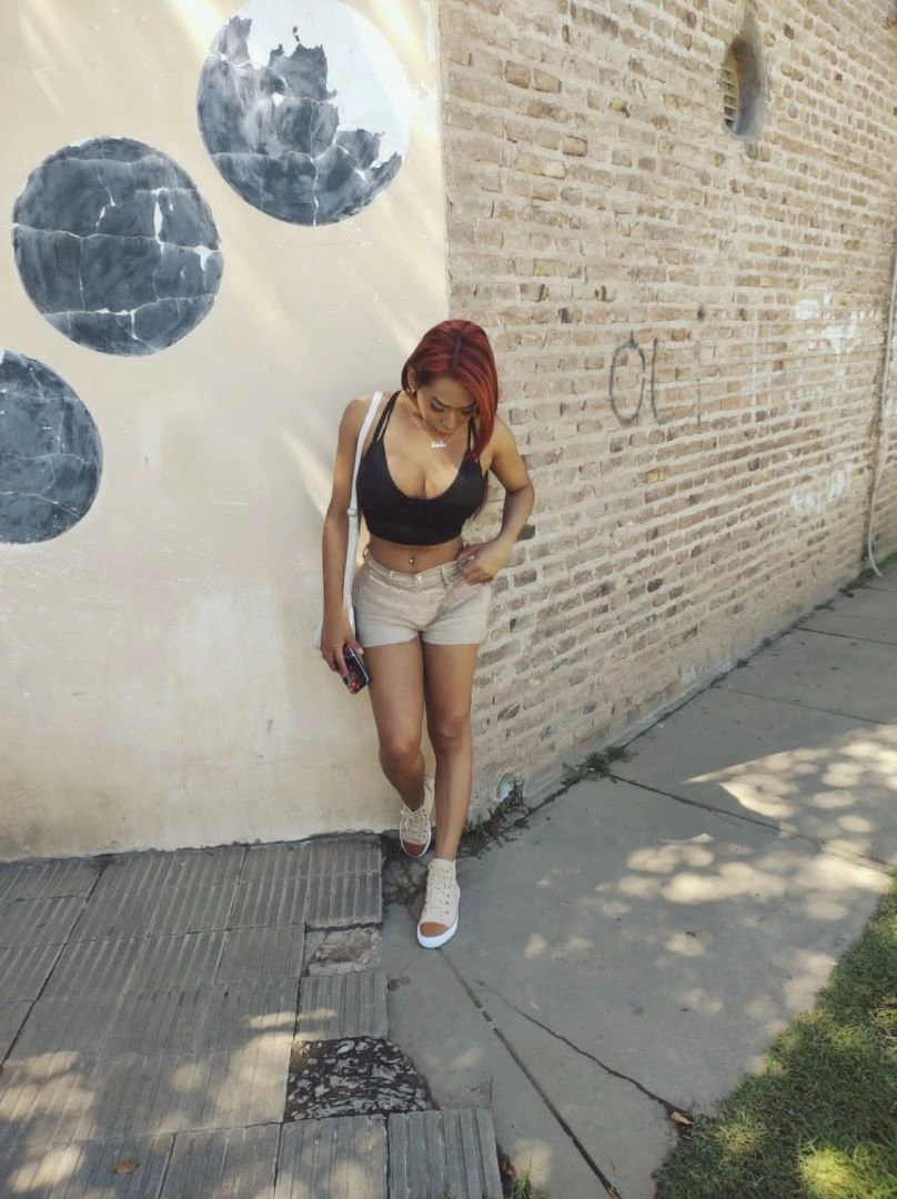 Catalina Colombiana — 2 / 12