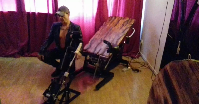 Kinky Sextherapheute — 7 / 8