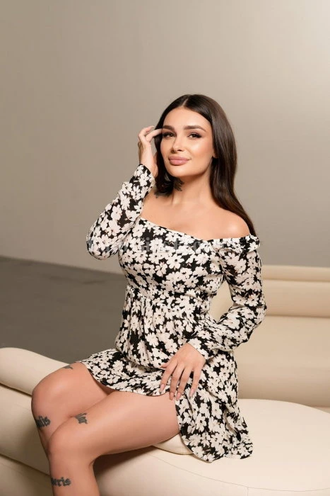 Milana — 2 / 9