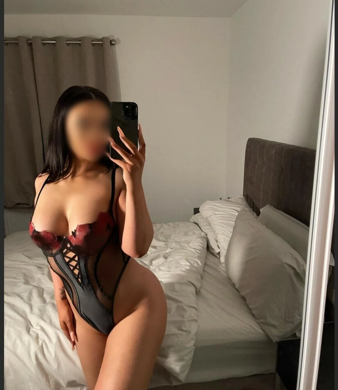 Ella, Escort, Villach