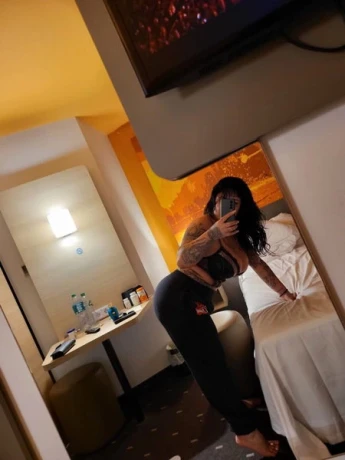 Natalia ganz privat & diskret — 1 / 4