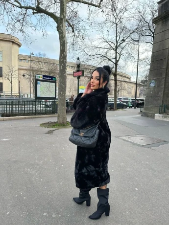 Caroline Martins — 9 / 12