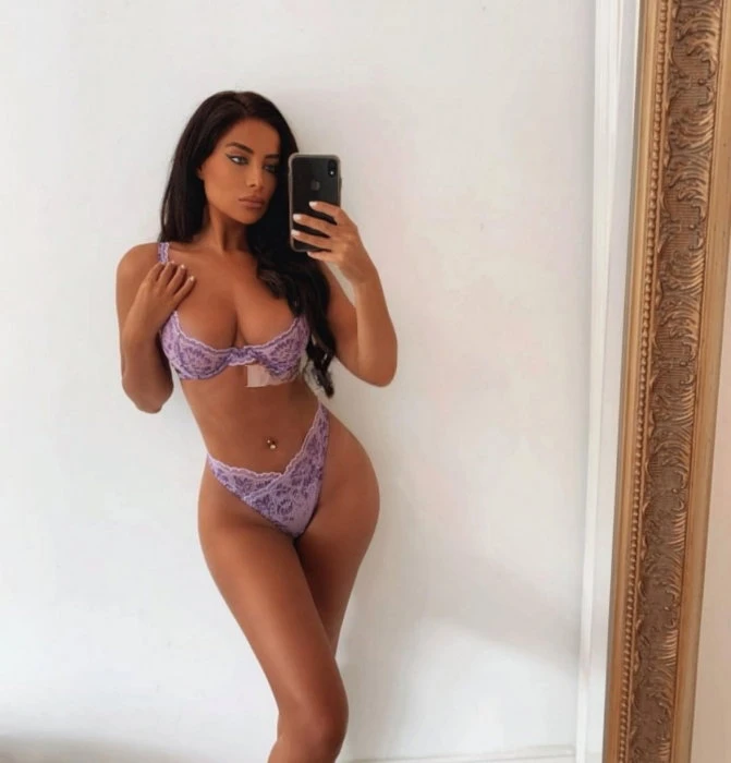 Dana — 2 / 3