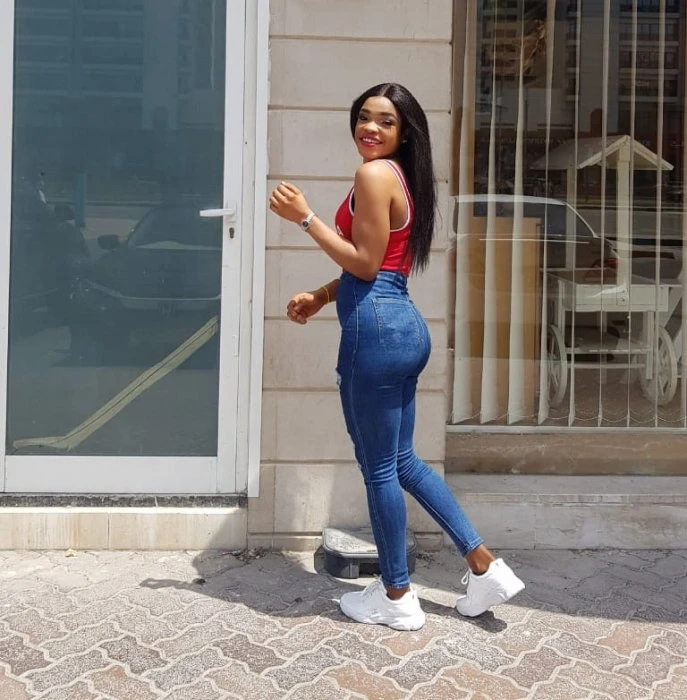 Lara, Escort, Abu Dhabi