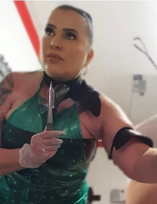 Mistress Loredana, Escort, Bern