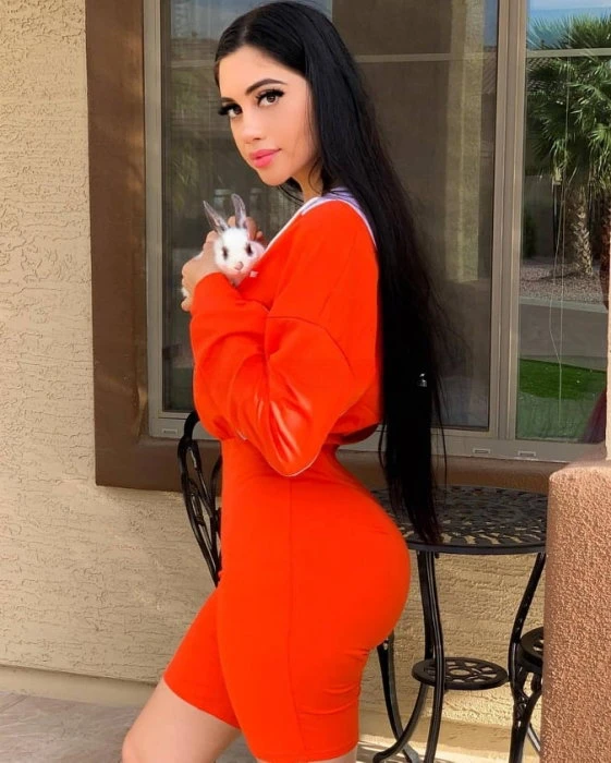 Julia Nancy — 2 / 4