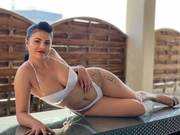 Selena175 — 3 / 5