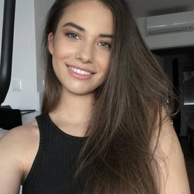 Beneta, Escort, Paris