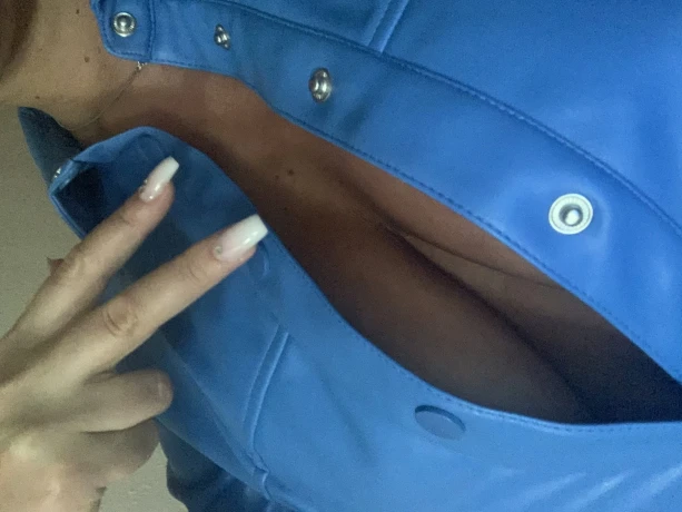 Marina Hot — 1 / 8