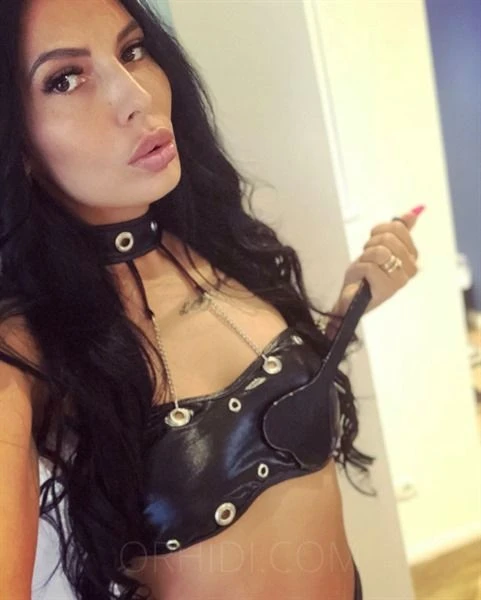Herrin Lexy Fetisch Bizzar Domina — 3 / 18