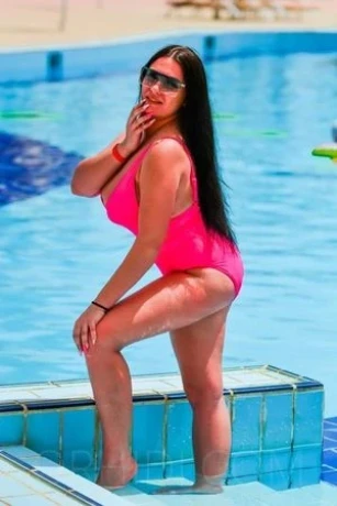 Michelle bei Massage Salon Kompliment — 4 / 5