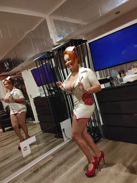 Samantha Foxy total rasiert 32 J. — 5 / 9