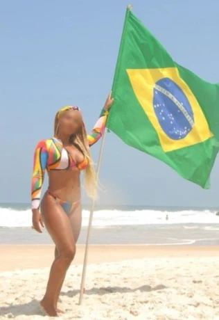 Alanda Neu In Der Stadt — 2 / 6