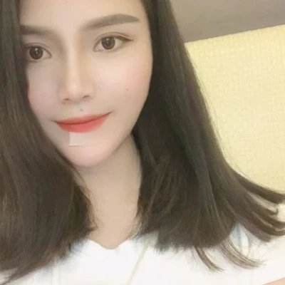 Yuki, Escort, Reading