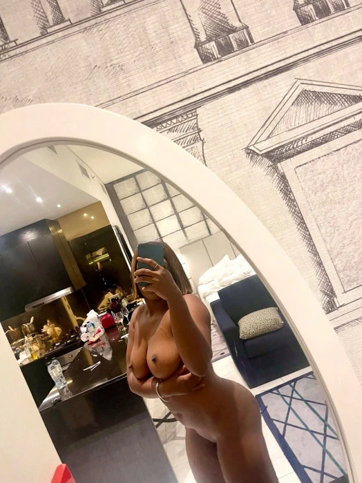 Mimie, Escort, Calabar