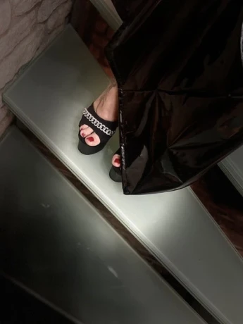 Bizarr Lady Carmen — 2 / 18