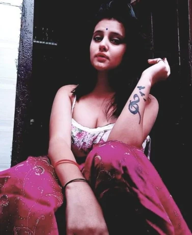 Keya Singh — 1 / 3