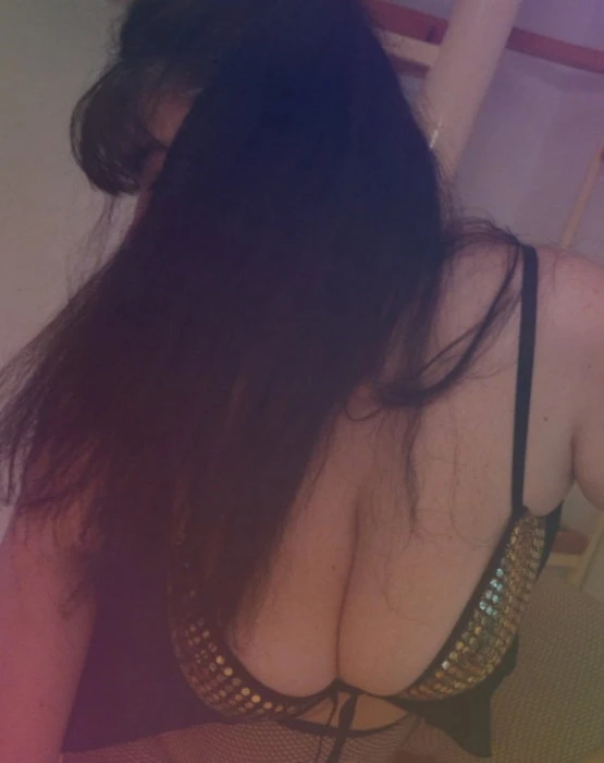 Ninax, Escort, Belgrade