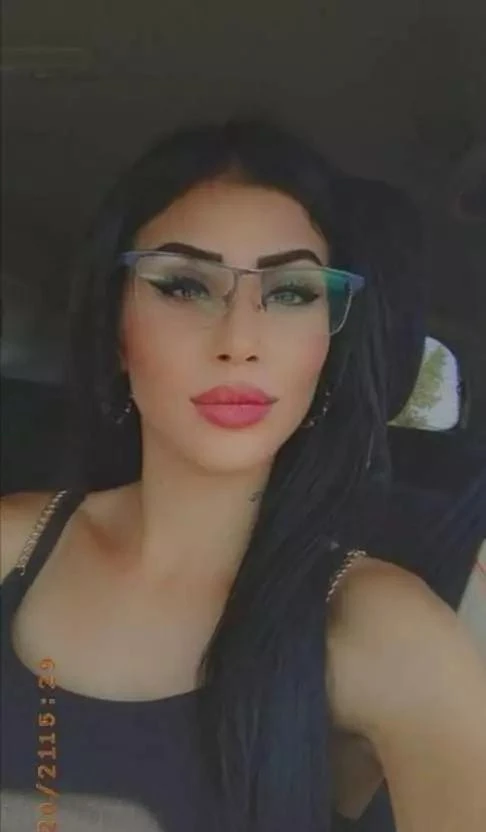 Anays At, Escort, Liege