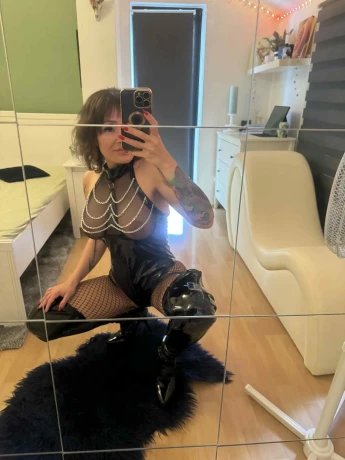 Scarlett Kink — 6 / 10