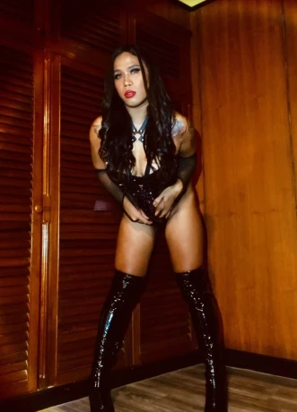 Iyah Ferrari — 9 / 12