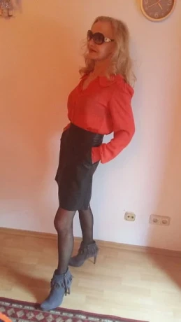 Simone Your Attraktive Escort In Munich — 6 / 8