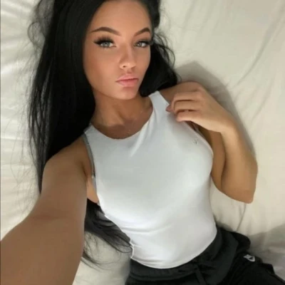 Avrora, Escort, Milan