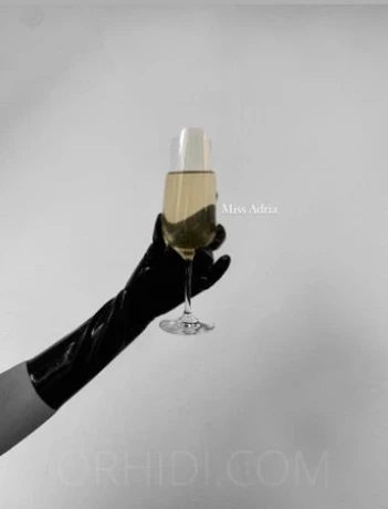 Herrin Miss Adria *neue Nr* — 3 / 7