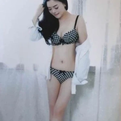 Kimi, Escort, Vienna