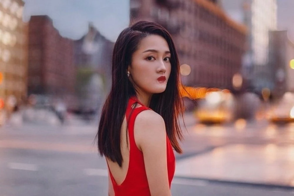 Paige — 4 / 5