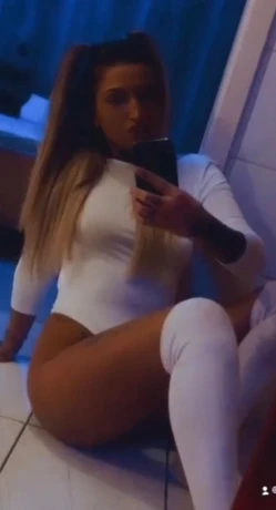 Hotfelicia — 2 / 3