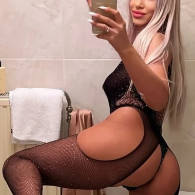 Vaska, Escort, Paris