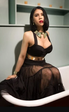 Ts Natacha — 1 / 4