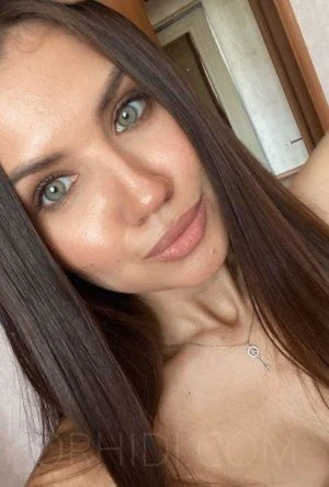Linda — 2 / 3